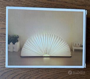 Lampada da tavolo “libro” ricaricabile usb