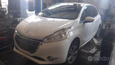 Peugeot 208 anno 2014 ricambi usati