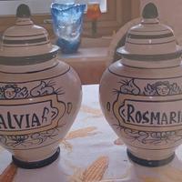 Vasi in ceramica da farmacia o erboristeria