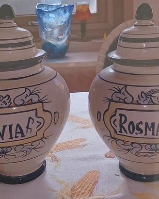 Vasi in ceramica da farmacia o erboristeria
