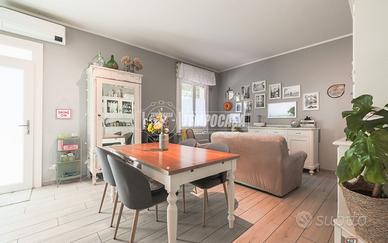 3 LOCALI RISTRUTTURATO CON INGRESSO INDIPENDENTE I