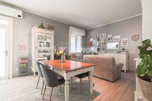 3 LOCALI RISTRUTTURATO CON INGRESSO INDIPENDENTE I