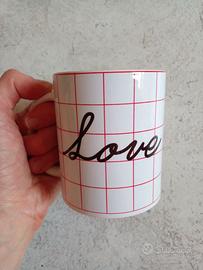 Tazza nuova con scritta Love