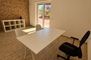 Stanza privata uso ufficio