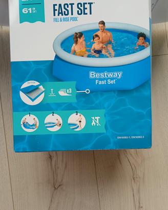 piscina gonfiabile con accessori 