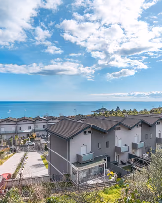Immobiliare group.aci castello villa