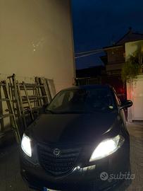 Lancia ypsilon 95CV