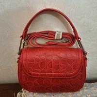 borsa rossa di Zara  effetto cocco