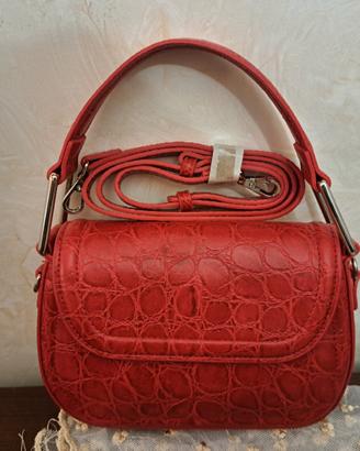 borsa rossa di Zara  effetto cocco