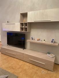 Mobili sala moderna e comodini