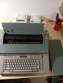 macchina da scrivere elettronica Olivetti