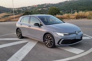 Volkswagen Golf 8 allestimento RLine 2.0 TDI 116CV