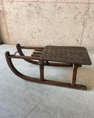 Slitta in legno