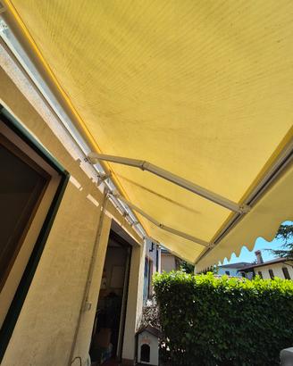 tenda da sole/ pioggia 