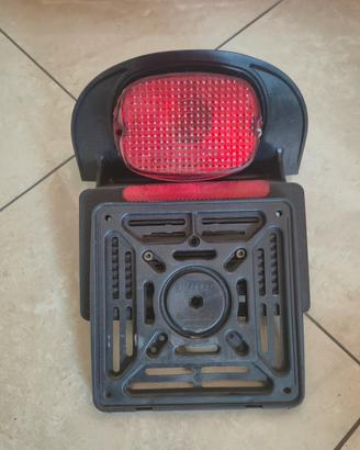 Portatarga e Faro Posteriore Originale Harley 