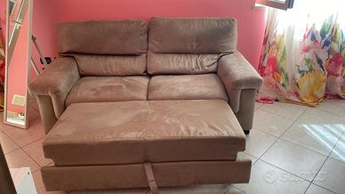 Divano con chaise longue poltronesofa