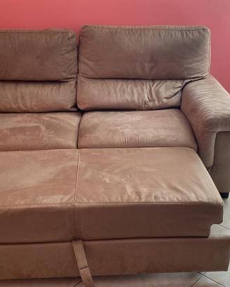 Divano con chaise longue poltronesofa