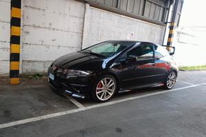 Honda Civic fn2