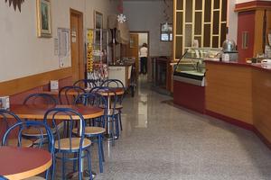 Attività bar, gelateria ,pizzeria.