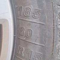  4  gomme 185/60/R15