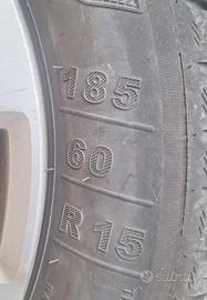  4  gomme 185/60/R15