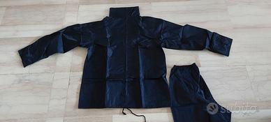 Tuta antipioggia nuova