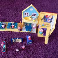 Casa di Pepapig con scuola e gioco parco