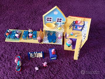 Casa di Pepapig con scuola e gioco parco