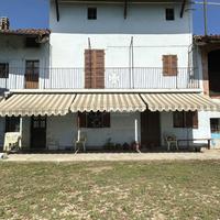 CASCINALE DI AMPIA METRATURA CON GIARDINO