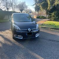 RENAULT SCENIC 1.5 DCI 2013 X FAMIGLIE