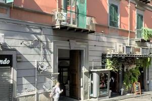Chiaia- Bilocale via Filangieri 11