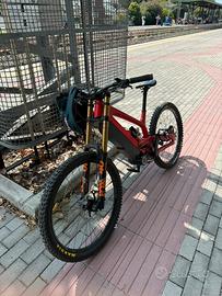 YT TUES, Elettrica, motore Surron, Talaria