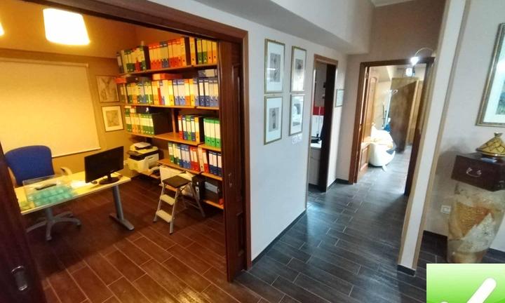 Studio Ristrutturato Arredato Viale Aldo Moro