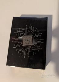 CPU Playing Cards – Edizione Bianco e Nero (Nuovo/