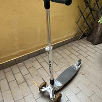 Monopattino Kickboard Micro