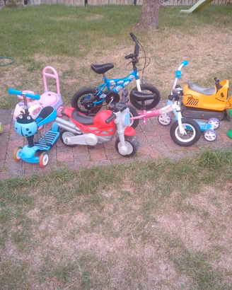 Lotto bici, monopattini e cavalcabili bambini