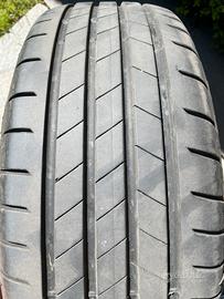 Gomme BRIDGESTONE 215/65 R16 98H