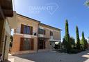 casa-semi-indipendente-su-due-livelli-con-giardino