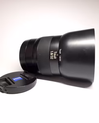 ZEISS Touit 32mm f/1.8 - Sony E-Mount
