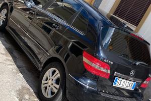 Mercedes B 200