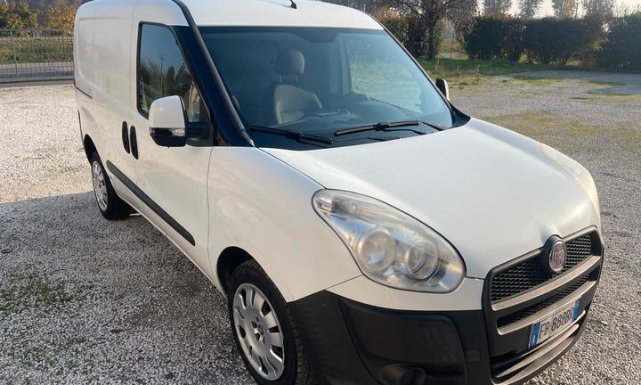 Fiat Doblo Doblò 1.4 T-Jet Natural Power PC-TN Car