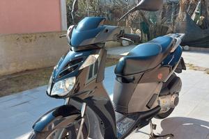 Scooter Aprilia 125 Sportcity Cube
