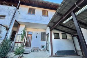 MORTARA 15KM: TRILOCALE TERMOAUTONOMO CON DOPPI SE