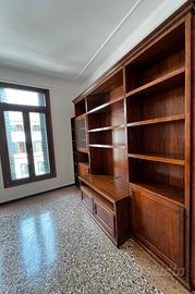 Libreria in legno massello