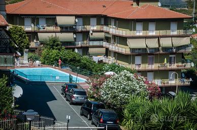 Trilocale liguria estate e pasqua