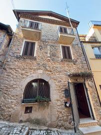 Casa in pietra centro Priverno, prezzo trattabile