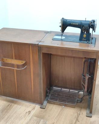 Macchina da cucire Singer 15M a pedale con mobile