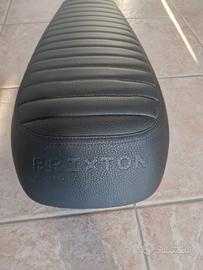 Brixton 125cc sella