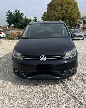Volkswagen Touran Business 1.6 TDI DSG Comfortline
