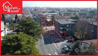 NEGOZIO VETRINATO a Monfalcone